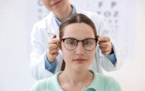 Curso de auxiliar de óptica